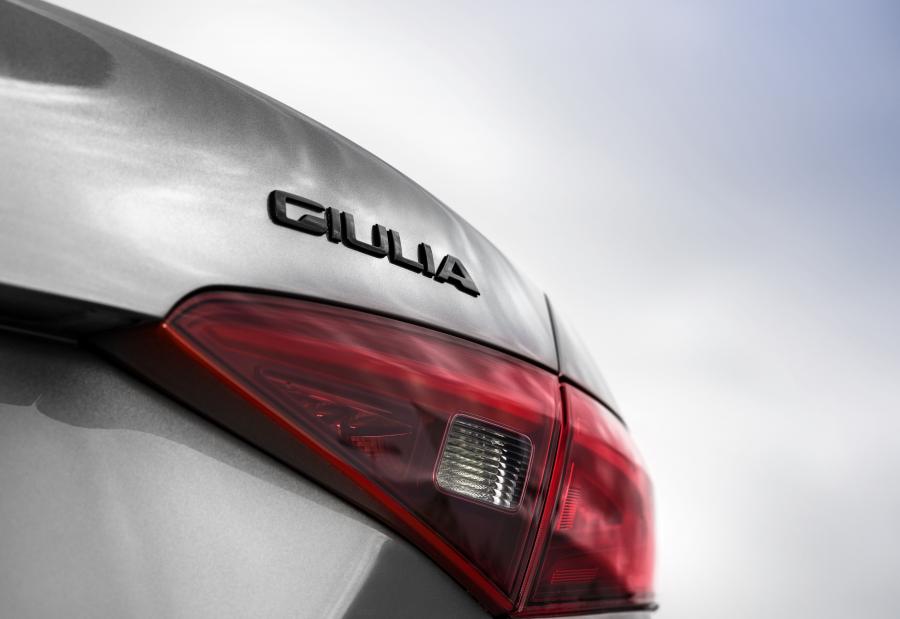 Детали экстерьера Alfa Romeo Giulia Q2 B-Tech (952) 2018 года  (фото 8 из 13)